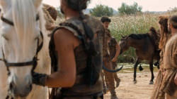 extant_GameOfThrones_6x01-TheRedWoman_3911