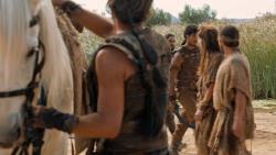 extant_GameOfThrones_6x01-TheRedWoman_3912