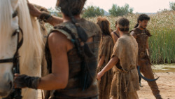 extant_GameOfThrones_6x01-TheRedWoman_3913