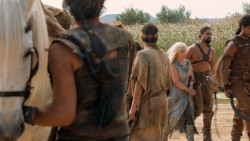 extant_GameOfThrones_6x01-TheRedWoman_3914