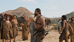 extant_GameOfThrones_6x01-TheRedWoman_3919