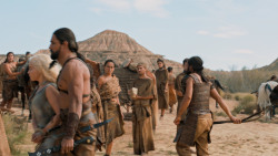 extant_GameOfThrones_6x01-TheRedWoman_3921