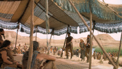 extant_GameOfThrones_6x01-TheRedWoman_3933