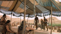 extant_GameOfThrones_6x01-TheRedWoman_3934