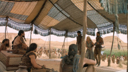 extant_GameOfThrones_6x01-TheRedWoman_3936