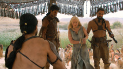 extant_GameOfThrones_6x01-TheRedWoman_3938