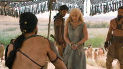 extant_GameOfThrones_6x01-TheRedWoman_3941
