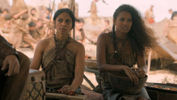 extant_GameOfThrones_6x01-TheRedWoman_3958