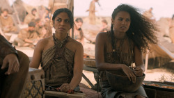 extant_GameOfThrones_6x01-TheRedWoman_3959