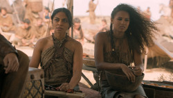 extant_GameOfThrones_6x01-TheRedWoman_3964