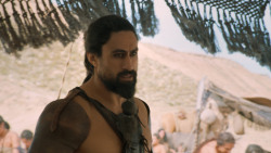extant_GameOfThrones_6x01-TheRedWoman_3974