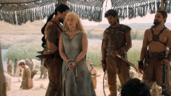 extant_GameOfThrones_6x01-TheRedWoman_3984