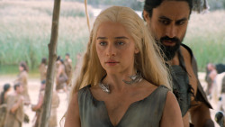 extant_GameOfThrones_6x01-TheRedWoman_3986