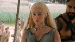extant_GameOfThrones_6x01-TheRedWoman_3987