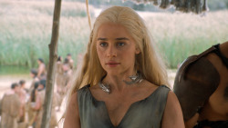 extant_GameOfThrones_6x01-TheRedWoman_3988