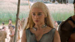 extant_GameOfThrones_6x01-TheRedWoman_3989