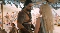 extant_GameOfThrones_6x01-TheRedWoman_3996