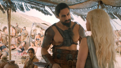 extant_GameOfThrones_6x01-TheRedWoman_4000