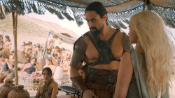 extant_GameOfThrones_6x01-TheRedWoman_4009