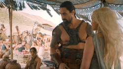 extant_GameOfThrones_6x01-TheRedWoman_4010