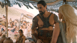 extant_GameOfThrones_6x01-TheRedWoman_4012