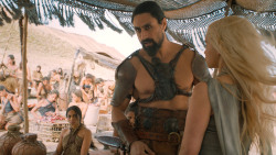 extant_GameOfThrones_6x01-TheRedWoman_4013