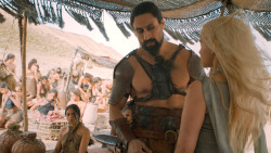 extant_GameOfThrones_6x01-TheRedWoman_4014
