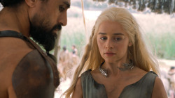 extant_GameOfThrones_6x01-TheRedWoman_4021
