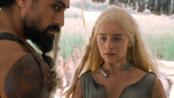 extant_GameOfThrones_6x01-TheRedWoman_4023
