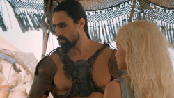 extant_GameOfThrones_6x01-TheRedWoman_4029