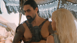 extant_GameOfThrones_6x01-TheRedWoman_4030
