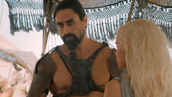 extant_GameOfThrones_6x01-TheRedWoman_4032