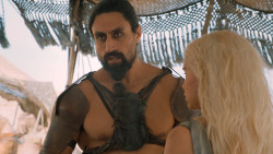 extant_GameOfThrones_6x01-TheRedWoman_4035