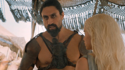 extant_GameOfThrones_6x01-TheRedWoman_4039