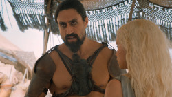 extant_GameOfThrones_6x01-TheRedWoman_4040