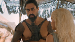extant_GameOfThrones_6x01-TheRedWoman_4041