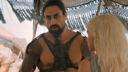 extant_GameOfThrones_6x01-TheRedWoman_4042