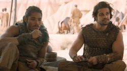 extant_GameOfThrones_6x01-TheRedWoman_4045