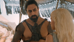 extant_GameOfThrones_6x01-TheRedWoman_4049