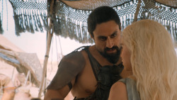 extant_GameOfThrones_6x01-TheRedWoman_4051