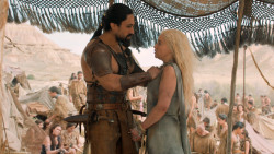 extant_GameOfThrones_6x01-TheRedWoman_4055