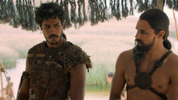 extant_GameOfThrones_6x01-TheRedWoman_4056