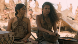 extant_GameOfThrones_6x01-TheRedWoman_4059