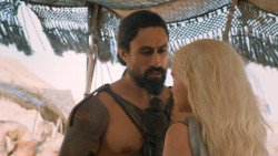 extant_GameOfThrones_6x01-TheRedWoman_4063