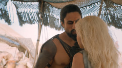extant_GameOfThrones_6x01-TheRedWoman_4064