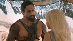 extant_GameOfThrones_6x01-TheRedWoman_4066
