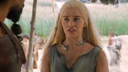 extant_GameOfThrones_6x01-TheRedWoman_4070
