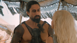 extant_GameOfThrones_6x01-TheRedWoman_4075