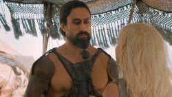 extant_GameOfThrones_6x01-TheRedWoman_4079