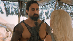 extant_GameOfThrones_6x01-TheRedWoman_4081